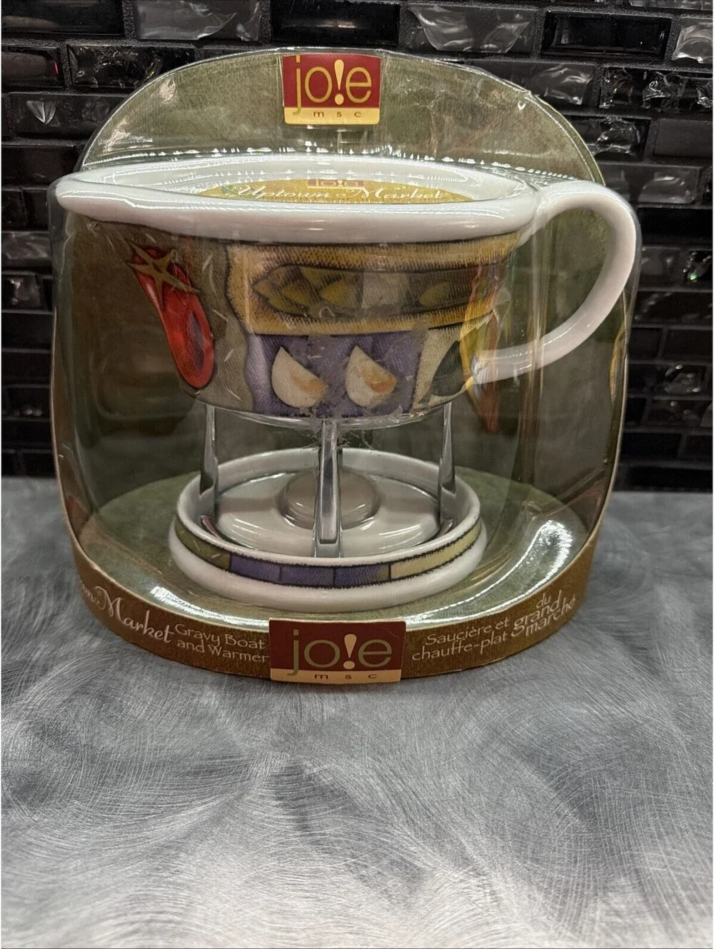 Jo!e Uptown Market Gravy Boat And Warmer Set.